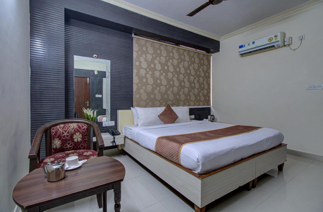 Hotel Royal Classio, Bangalore Exterior photo