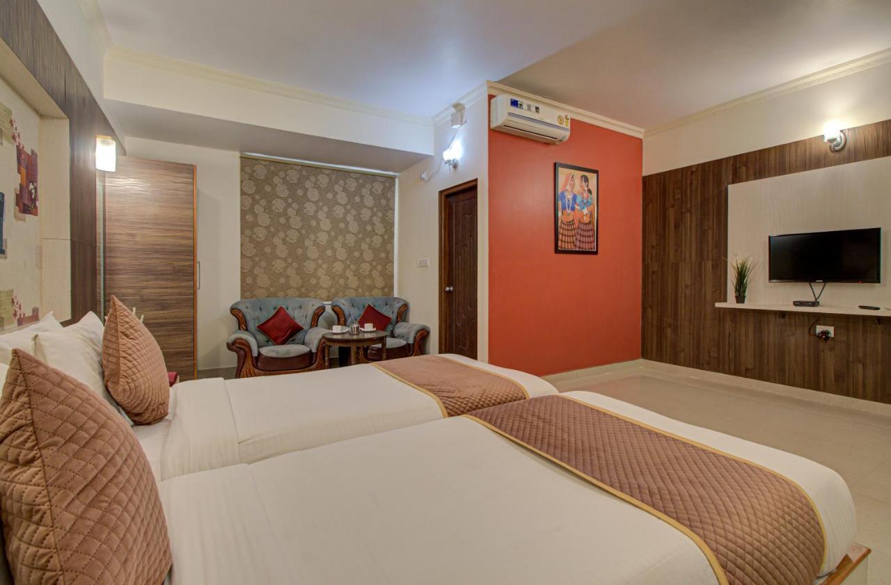 Hotel Royal Classio, Bangalore Exterior photo