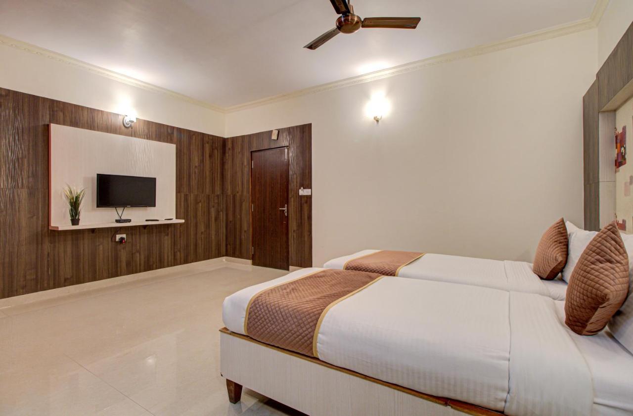 Hotel Royal Classio, Bangalore Exterior photo